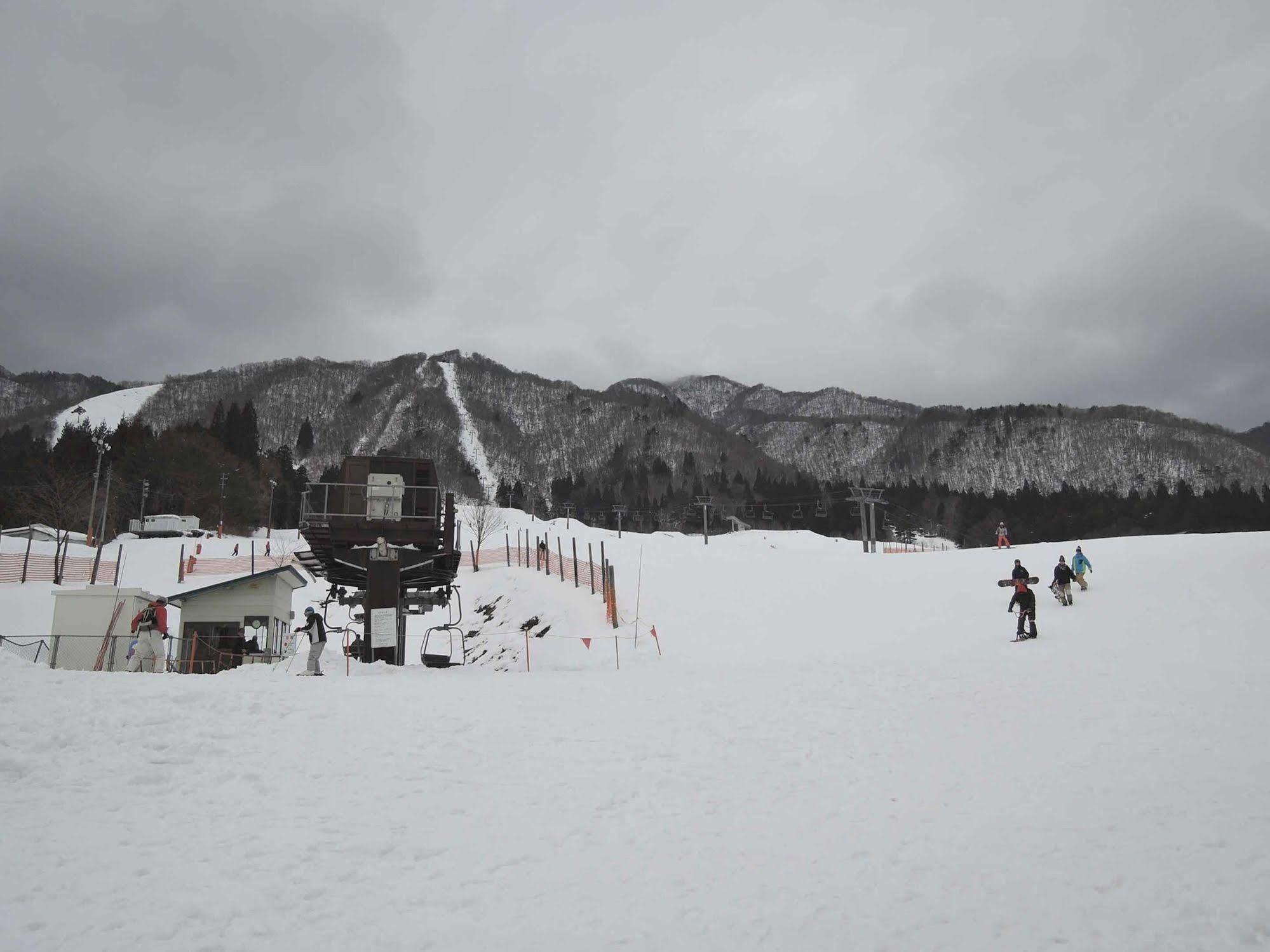 Sendaiya Hotel Hida Buitenkant foto